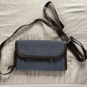 Thirtyone Cross Body Wallet